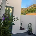 White Câmara de Lobos