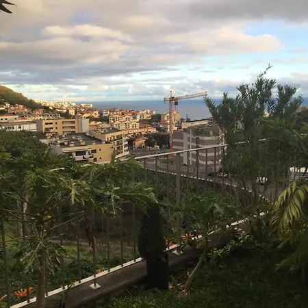 White Apartman Câmara de Lobos